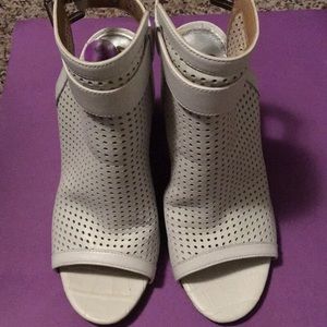 Sam Edelman like new open toe leather booties